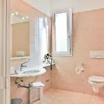 La Perla Hotel