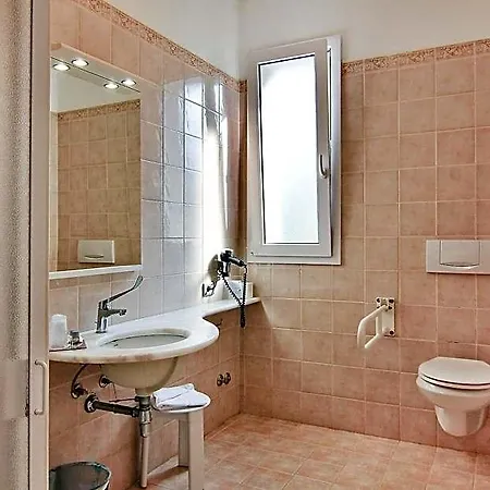 Ξενοδοχείο La Perla 3*